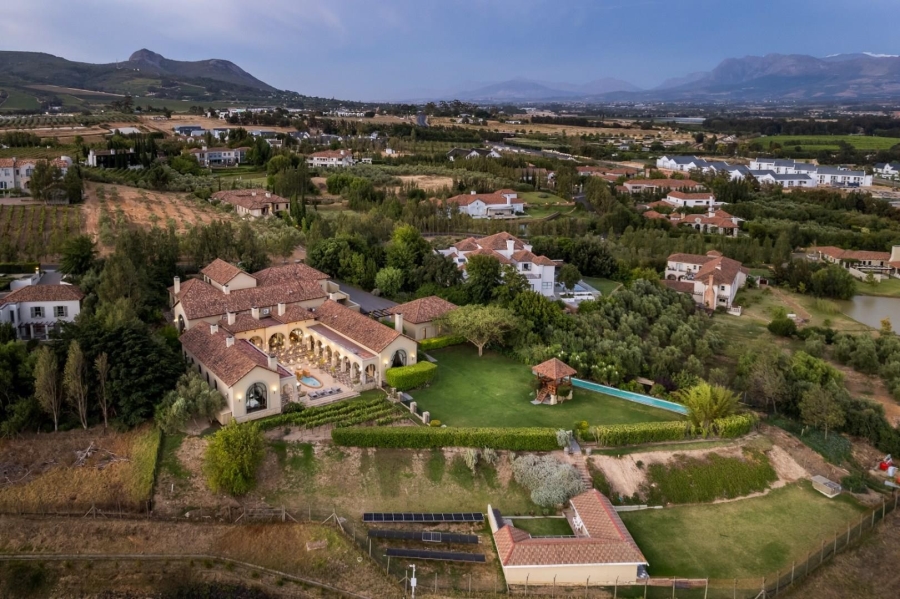 5 Bedroom Property for Sale in Winelands Western Cape